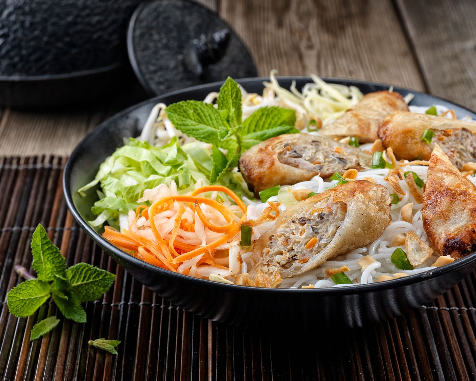 Bún Chả Giò – Reisnudeln mit Frühlingsrollen